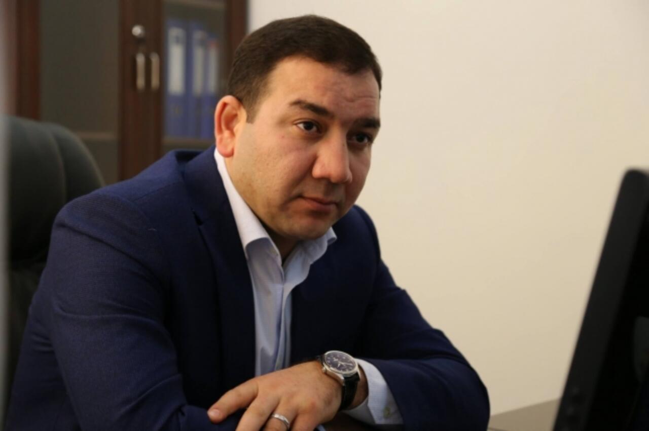 Elbrus Ərud Real FMin qonağı olub – “Kim daha xoşbəxtdir: qadınlar, yoxsa kişilər?” 