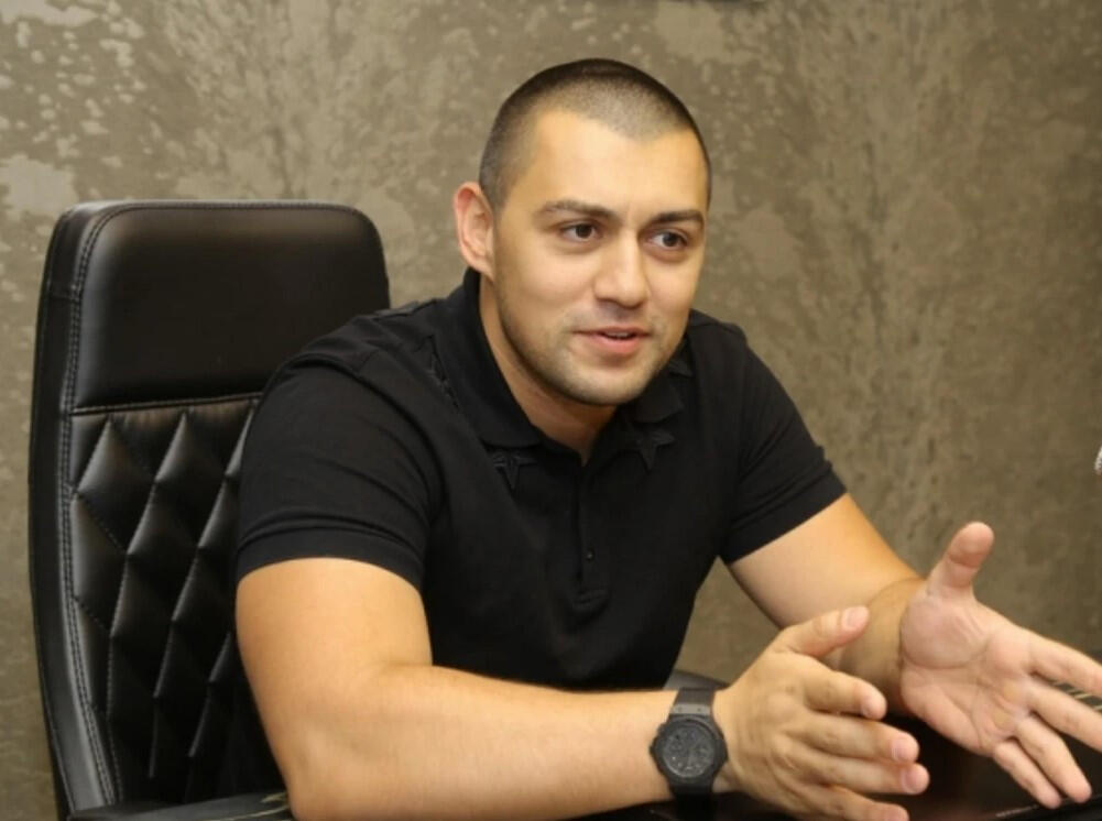 "Face Studio"ların rəhbəri keçmiş arvadından azyaşlı övladını alır  İDDİA
