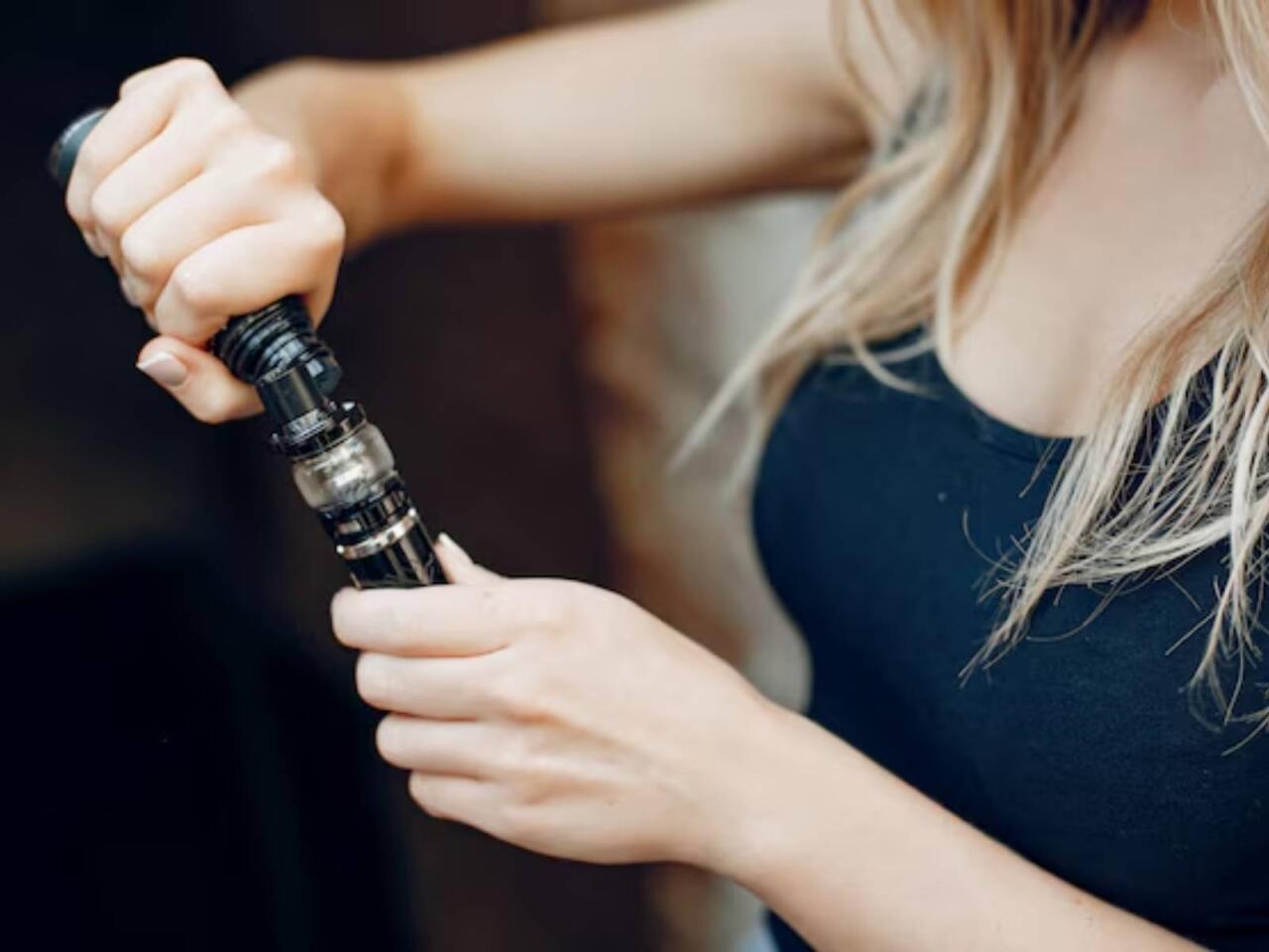 Azərbaycanda qadağan edilən bu əşya sinə xər&ccedil;əngi yaradır  Onkoloq