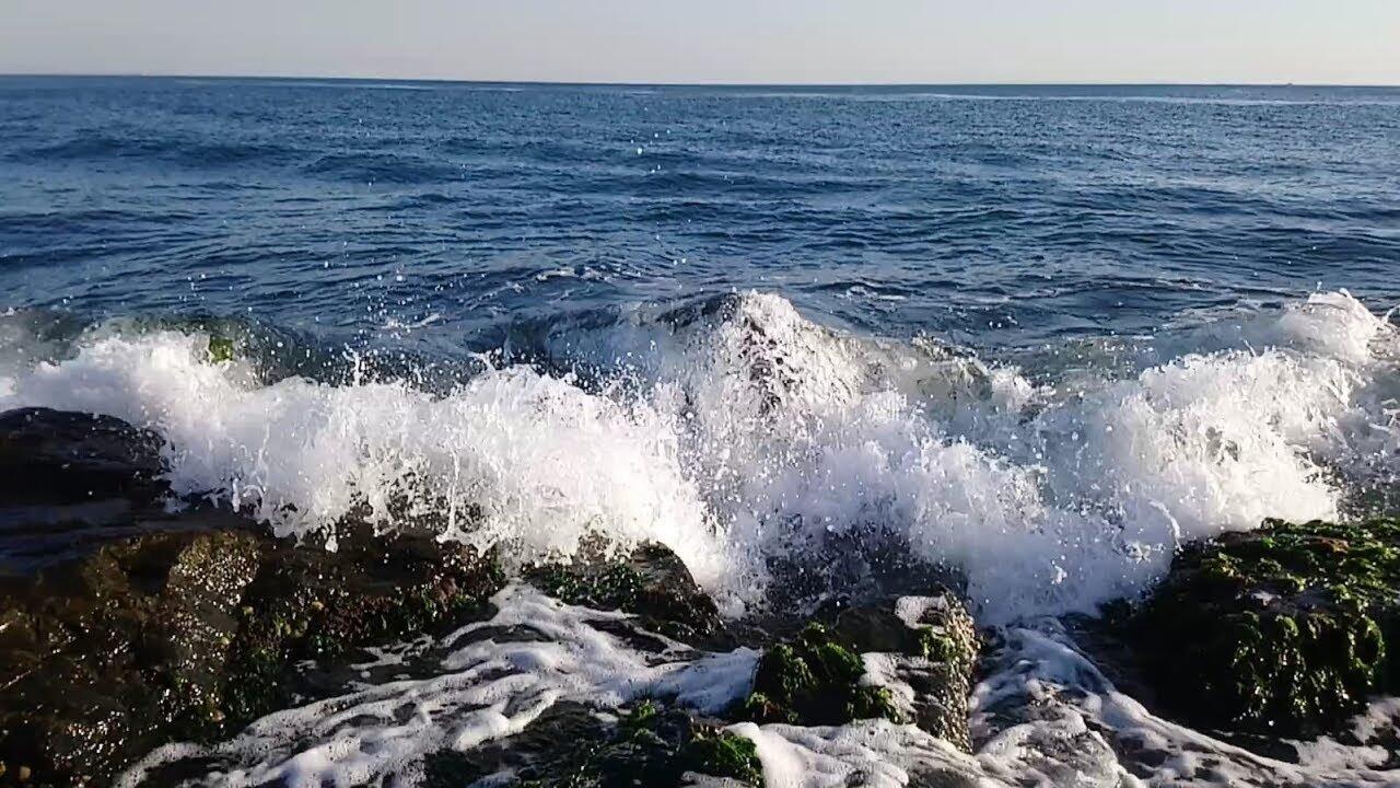Güclü külək əsir  Dənizdə dalğanın hündürlüyü 4,2 metrə çatdı
