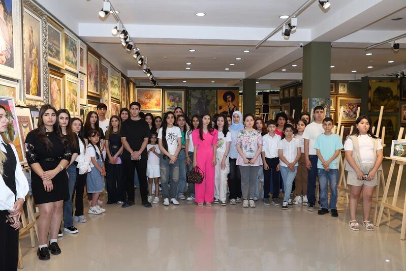 "Ordumuzun Qüdrəti"  adlı rəsm müsabiqəsinin yekun sərgisi  açıldı – FOTO