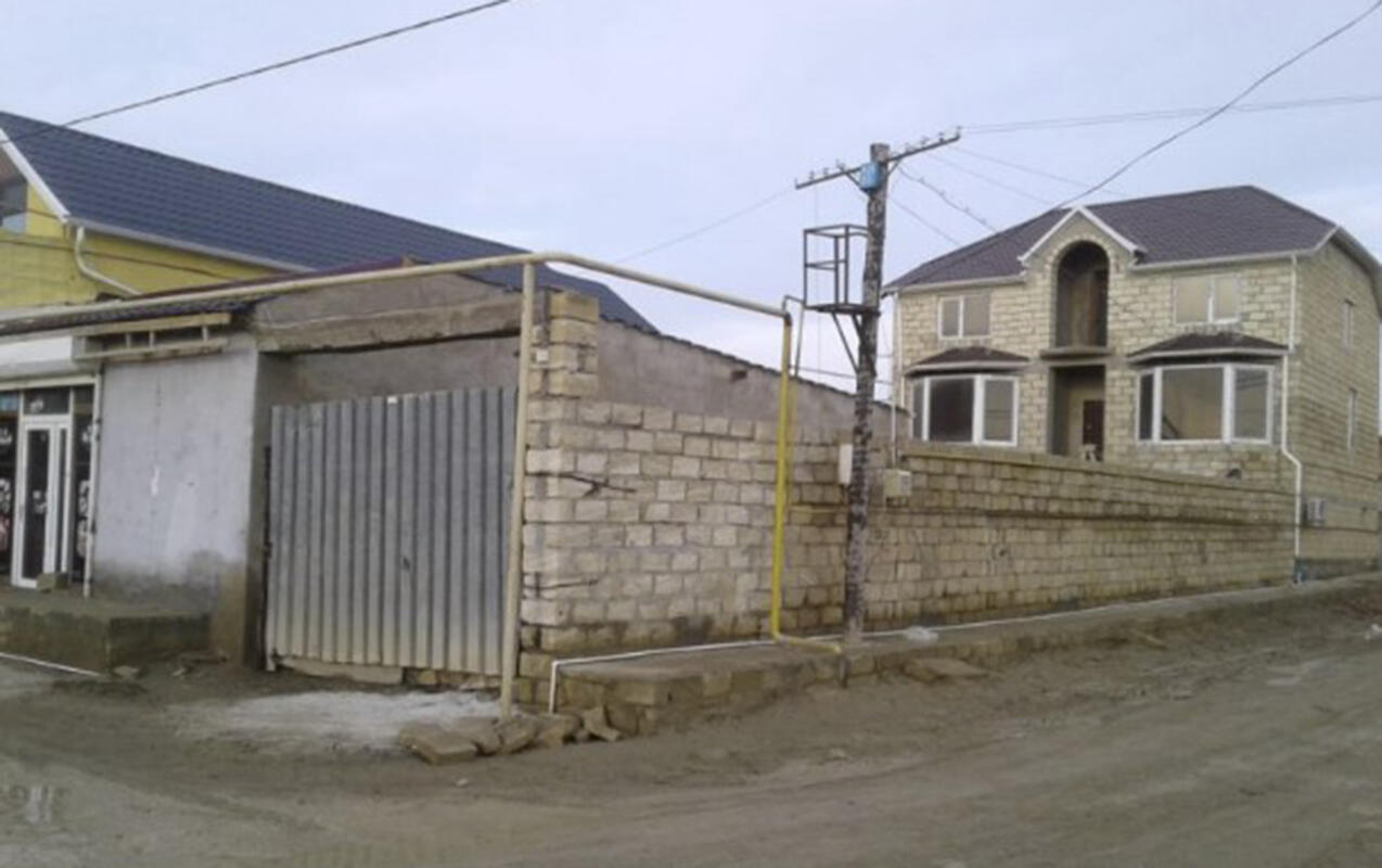 Qaradağda icra nümayəndəsi və sakinlər arasında qalmaqal  "sənəd saxta çıxdı...”