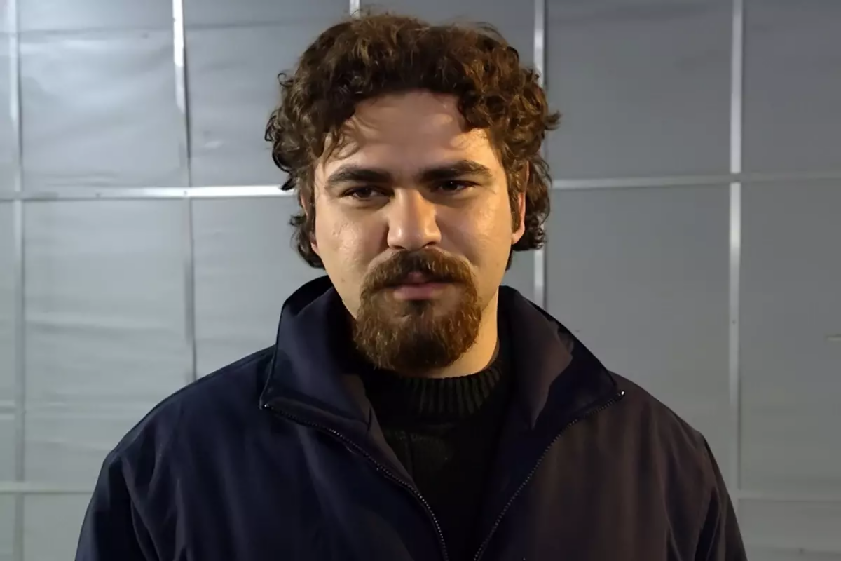 Bakıya k&ouml;&ccedil;ən "Kurtlar Vadisi"nin aktyoru dəyişimi ilə təəcc&uuml;bləndirdi 