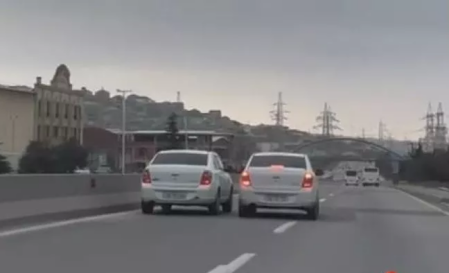 BakıŞamaxı yolunda yarışa &ccedil;ıxan s&uuml;r&uuml;c&uuml;lər saxlanıldı 