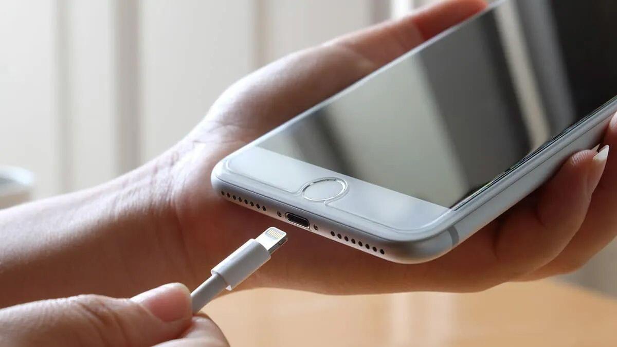 Ən uzun batareya ömrünə malik telefon markaları  SİYAHI