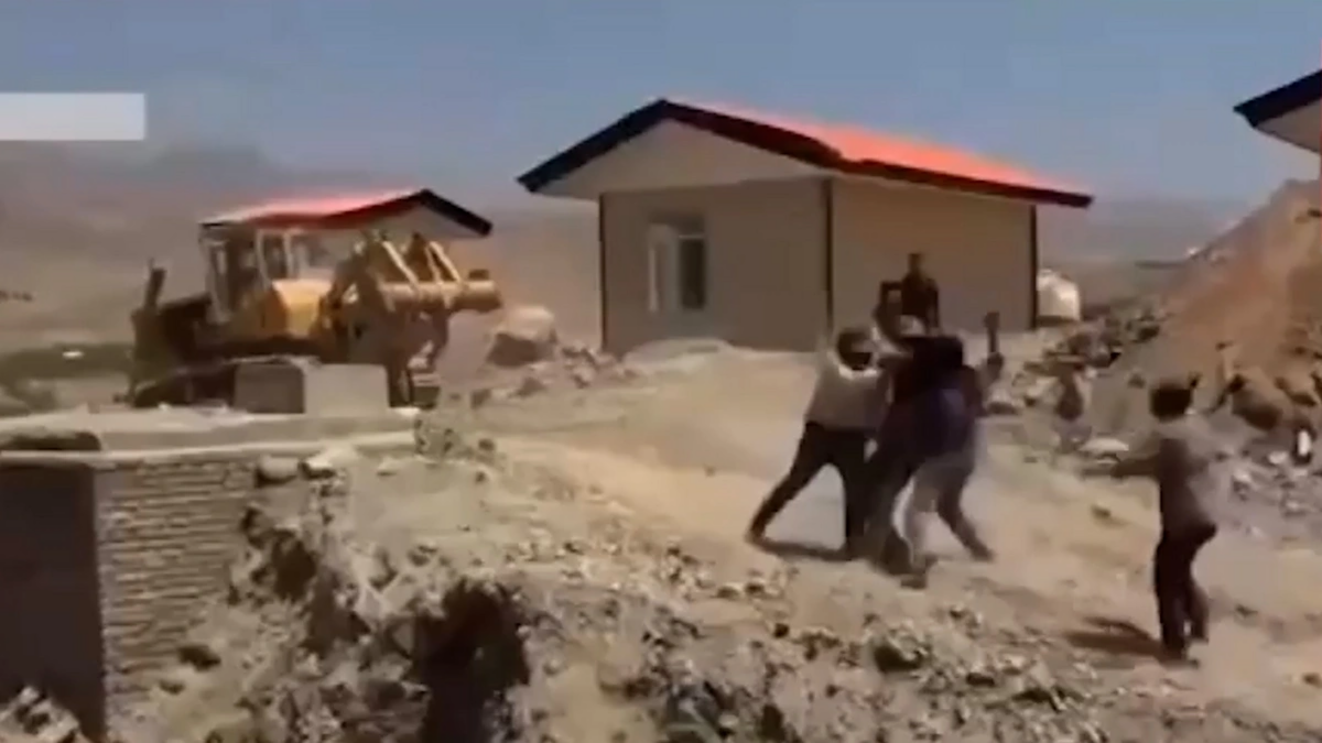 İran dövlət televiziyasının canlı yayımında DAVA 