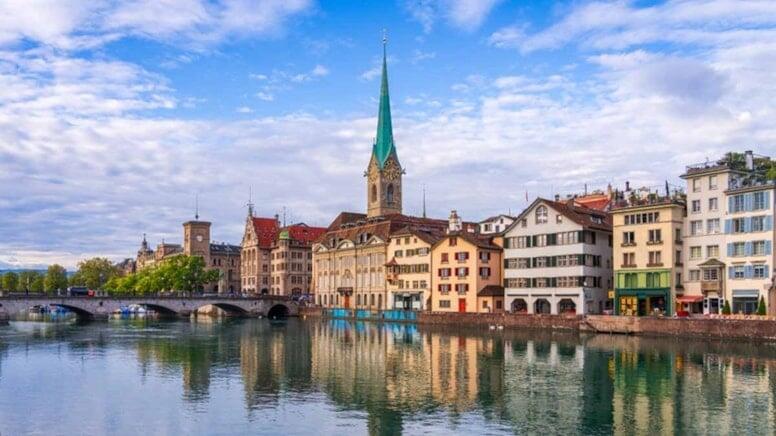 Bu Avropa &ouml;lkəsinin nə paytaxtı, nə də rəsmi dili var, amma saat kimi işləyir