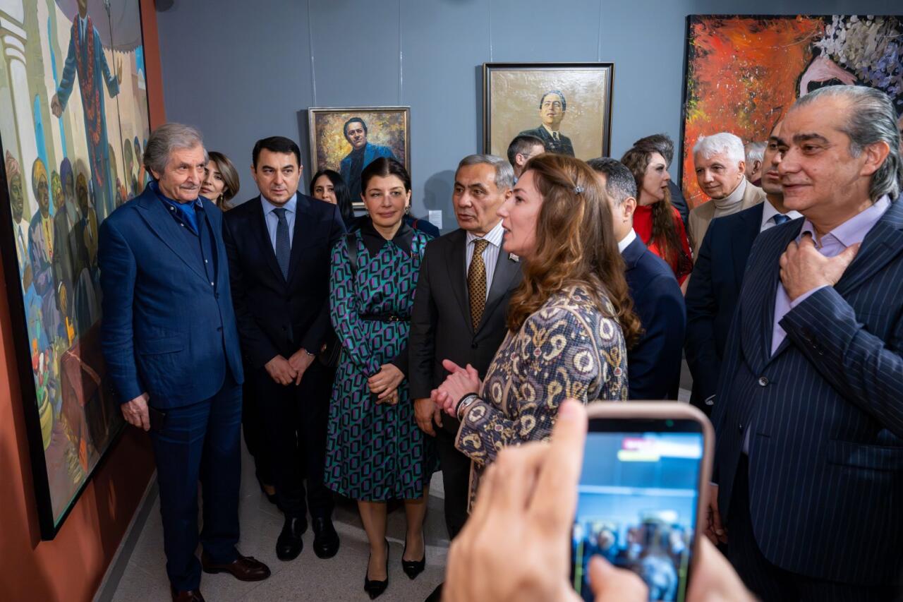 Rəşid Behbudovun 110 illik yubileyinə həsr olunmuş &ldquo;Səsin rəngi&rdquo; sərgisinin a&ccedil;ılış mərasimi ke&ccedil;irilib &ndash; FOTO