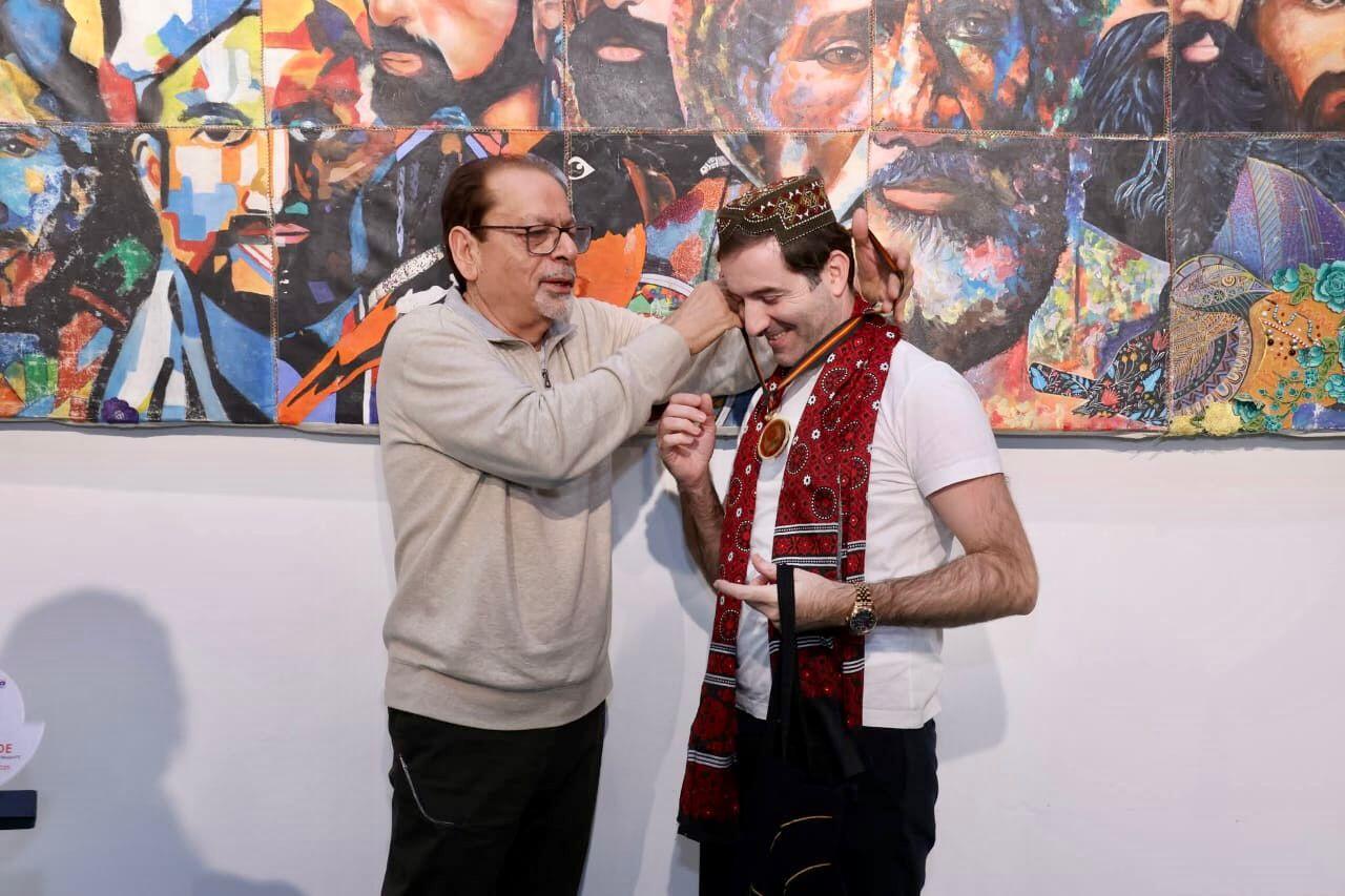 Əməkdar artist Sahib Paşazadə Pakistanda fəxri medalla təltif edilib  FOTO