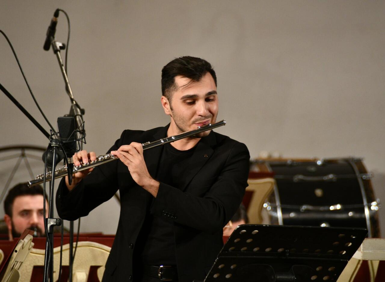 Filarmoniyada Ü.Hacıbəyli Adına Dövlət Simfonik Orkestrinin konserti keçirilib  FOTO