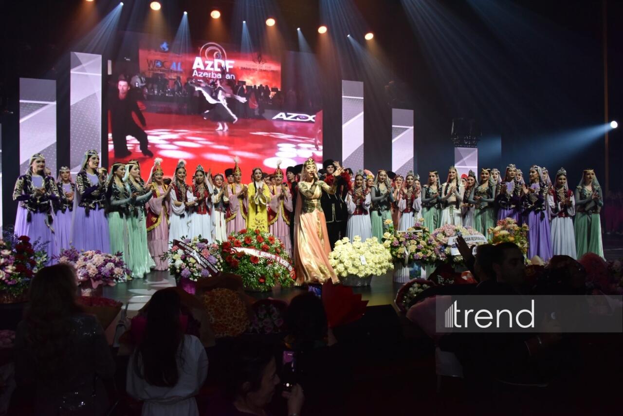 Heydər Əliyev Sarayında Təranə Muradovanın möhtəşəm yubileyi – alqışlar altında rəqs bayramı və çiçək dəryası 