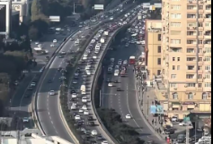 Yeni zolağa görə həftəsonu kilometrlərlə tıxac yarandı  VİDEO