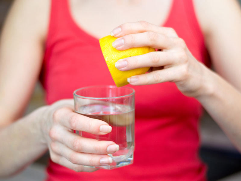 Yatmazdan əvvəl zeytun yağı və limon "shot"u i&ccedil;məyin m&ouml;c&uuml;zəvi təsirləri