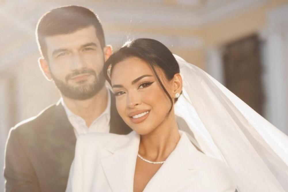 Razinin keçmiş qaynanı ilə rəqsi gündəm oldu 