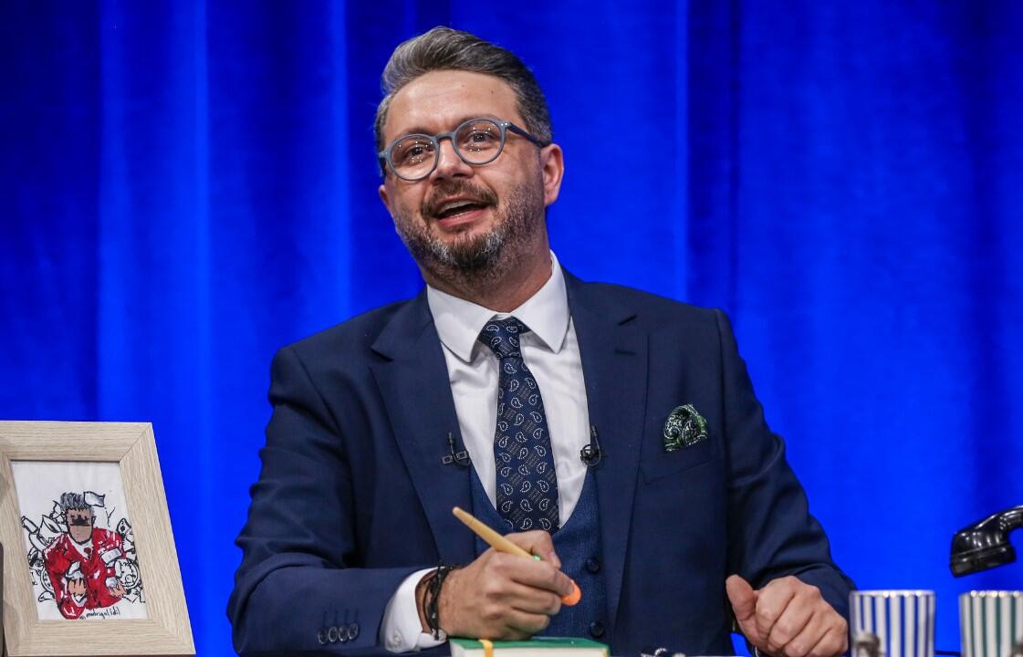 Özündən 16 yaş kiçik fenomenlə sevgilidir  FOTO