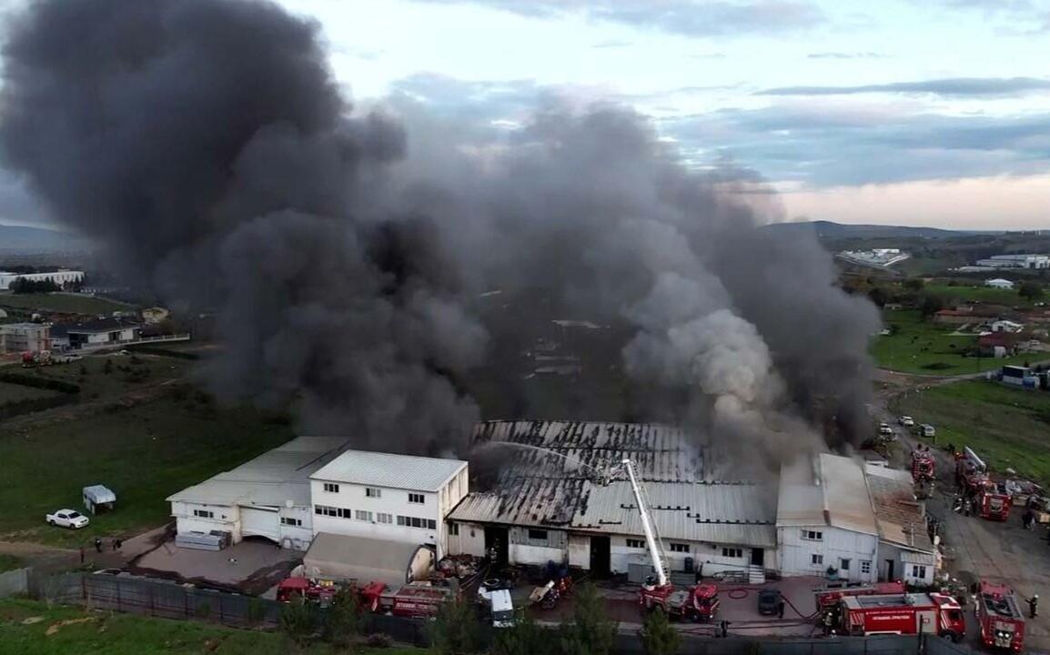 Türkiyədə fabrikdə güclü yanğın 