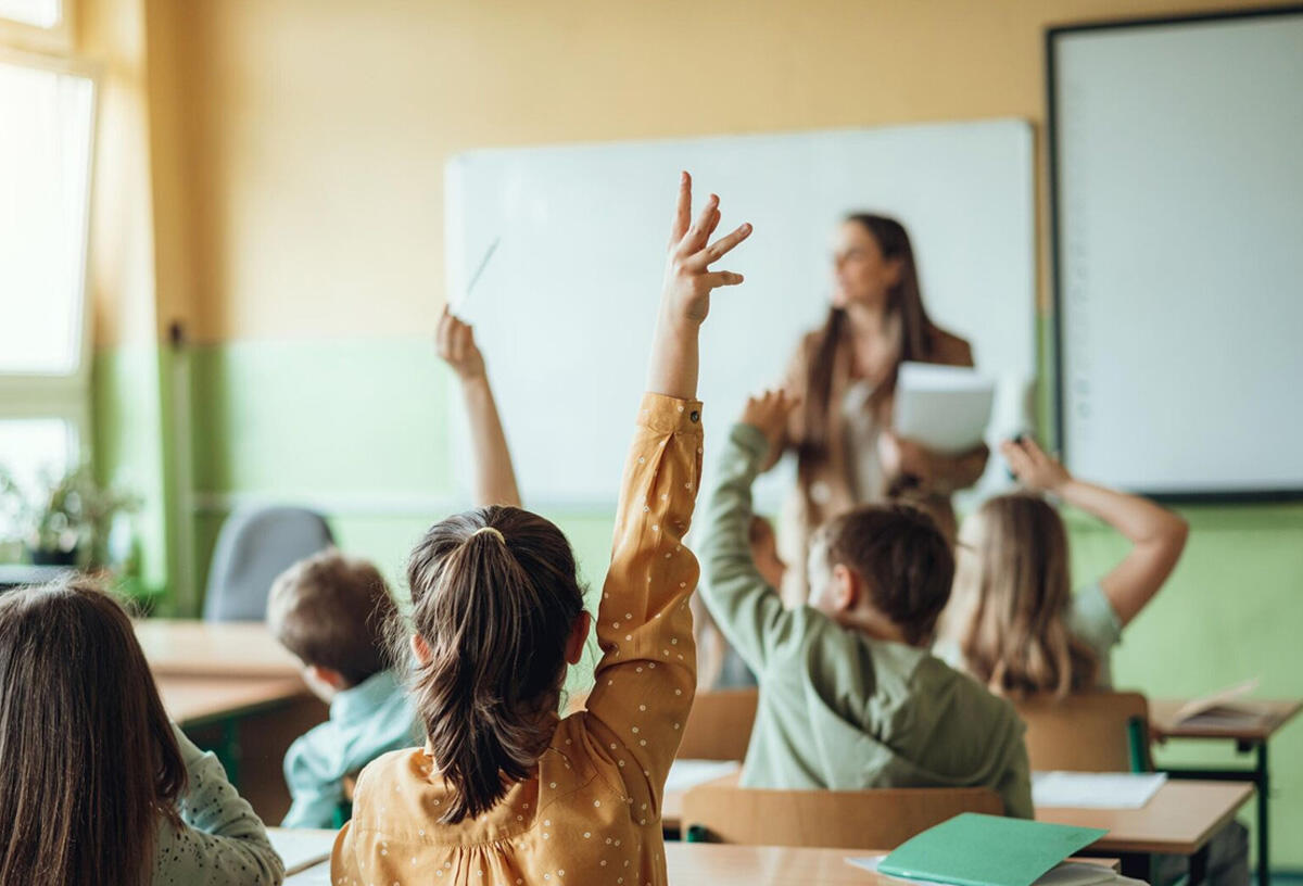 Azərbaycanda məktəb m&uuml;əllimi &ouml;ld&uuml; 