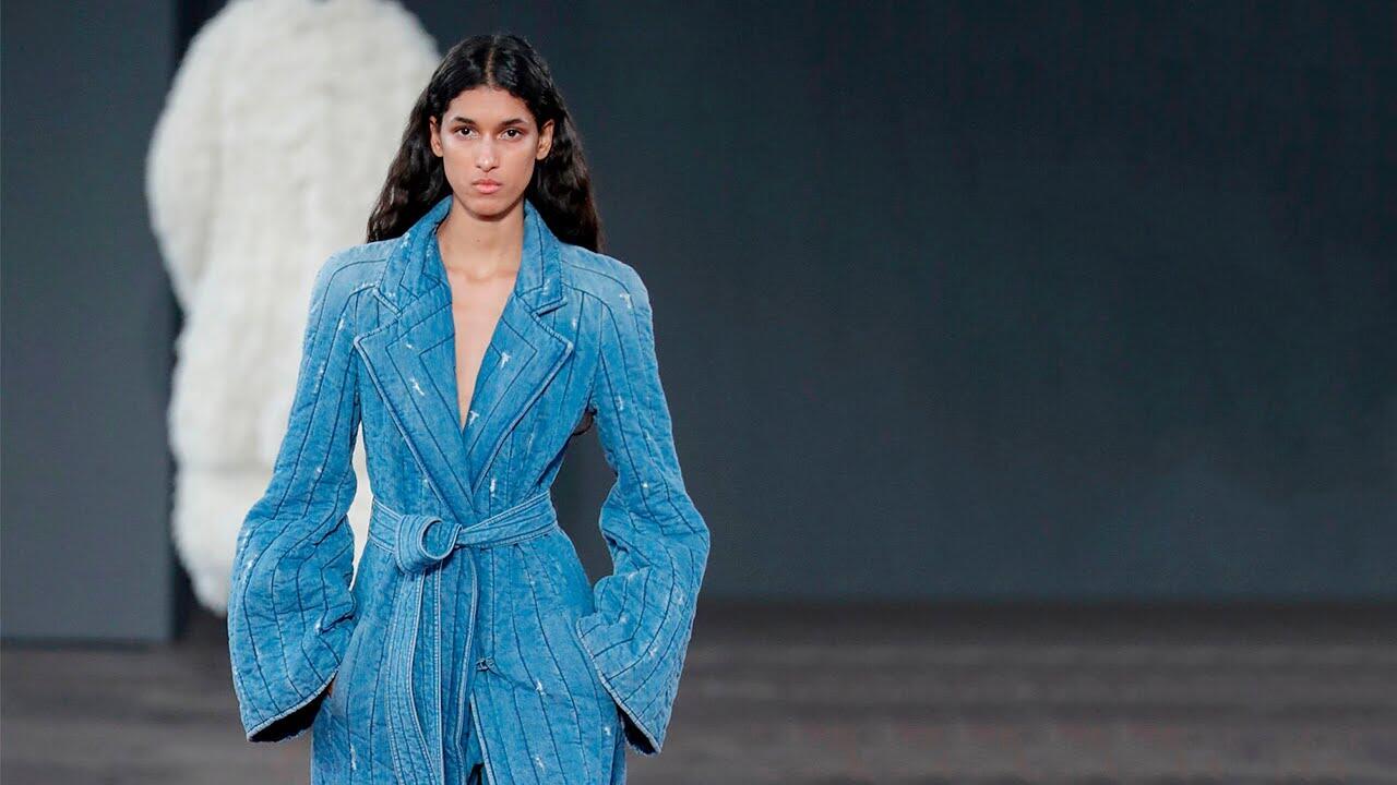 "Kainat gözəli" səhnədə xəstaxanalıq oldu 