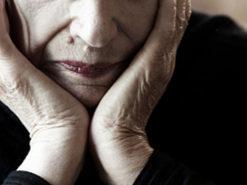 Evdə qadını yaşlandıran 5 amil: Bunları etməyin!