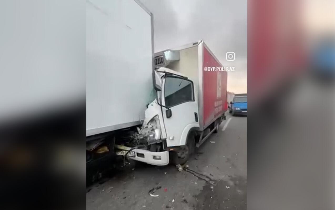 Bakıda iki yük maşını toqquşdu 