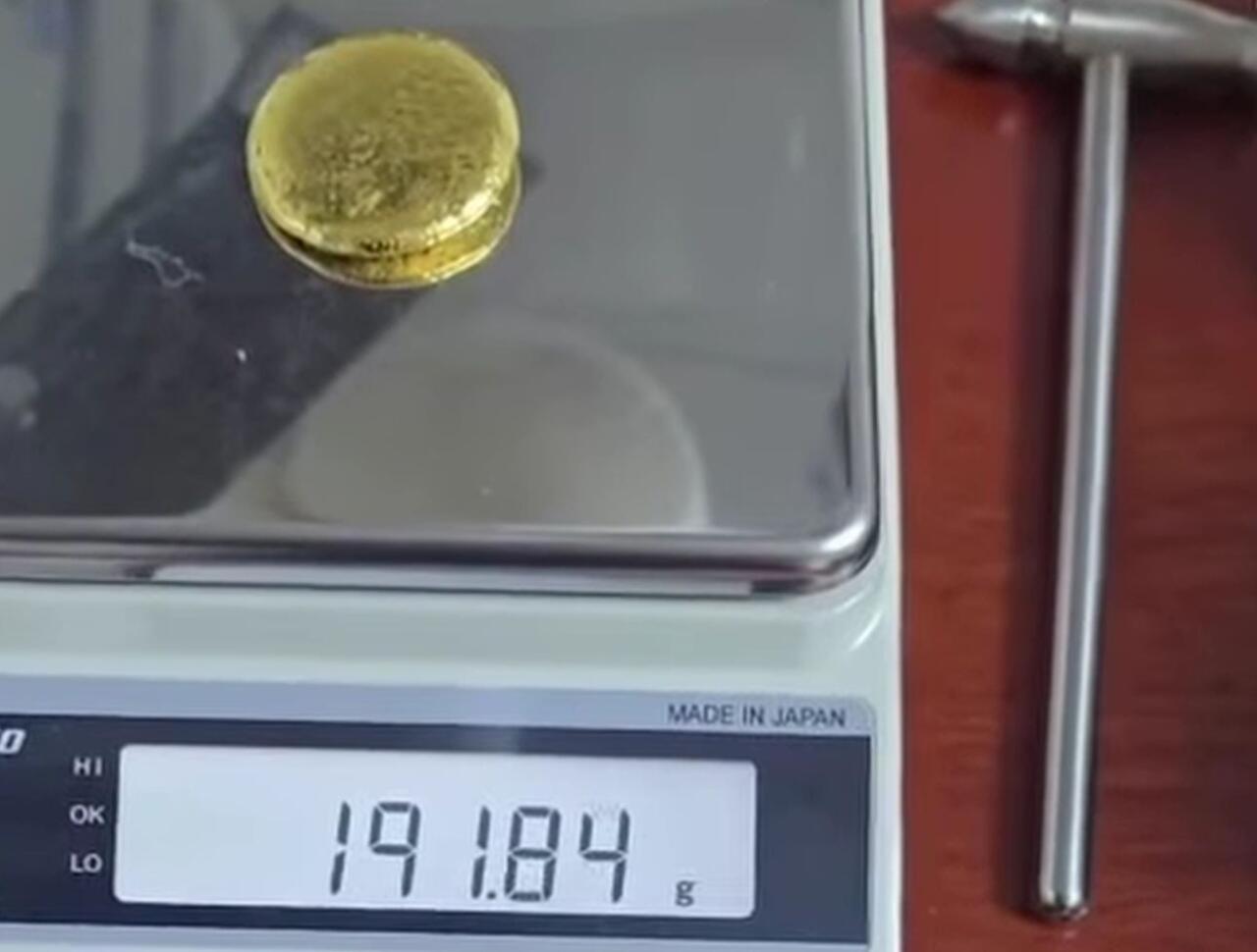 K&ouml;hnə SIMkartlardan qızıl əldə edirlər: 2 ton SIMkartdan 191 qram qızıl