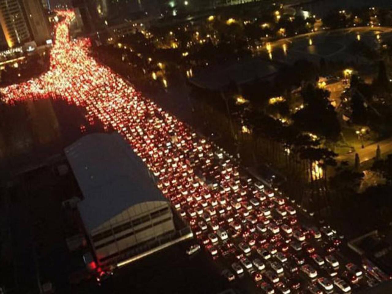 Paytaxtda işə gedibgəlmək müşkülə çevrilib: Gecikmə, cərimə, əsəb…  SORĞU