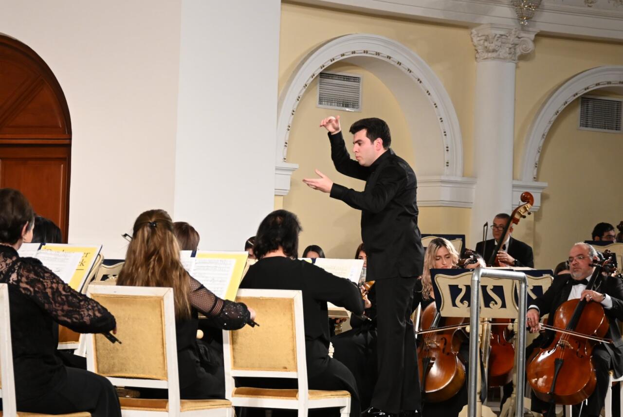 Filarmoniyada 20 Yanvar faciəsi qurbanlarının əziz xatirəsinə həsr olunmuş anım mərasimi ke&ccedil;irilib