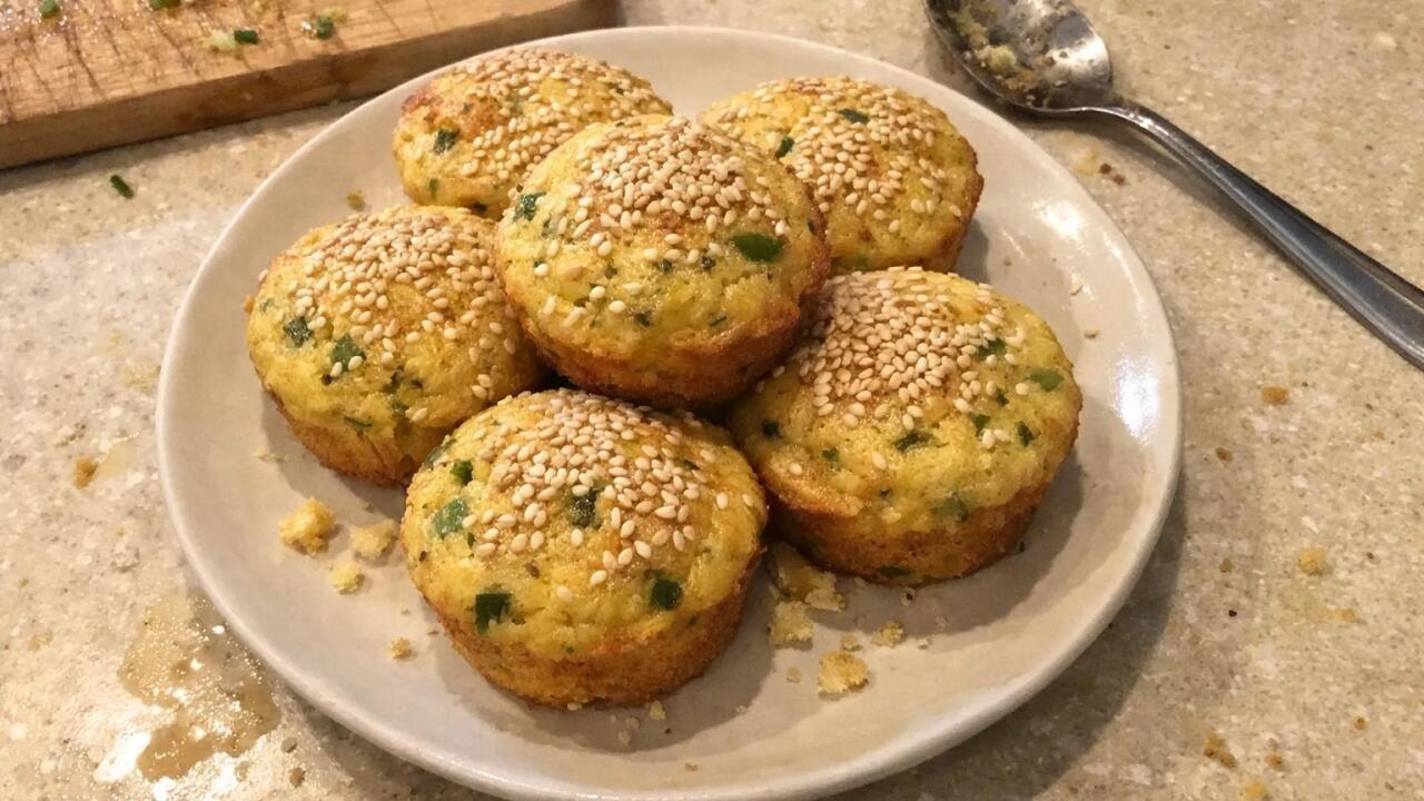 Kəvərli və qarğıdalı unlu duzlu maffin: Az ərzaqla praktik ləzzət