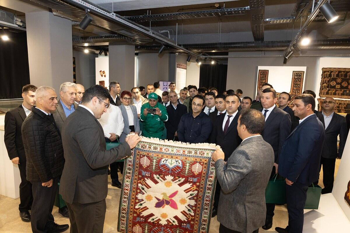 “Qarabağ İlmələrdə” sosial layihəsi çərçivəsində toxunan  “Çələbi”  xalçası Şuşa Xalça muzeyinə təhvil verildi  FOTO