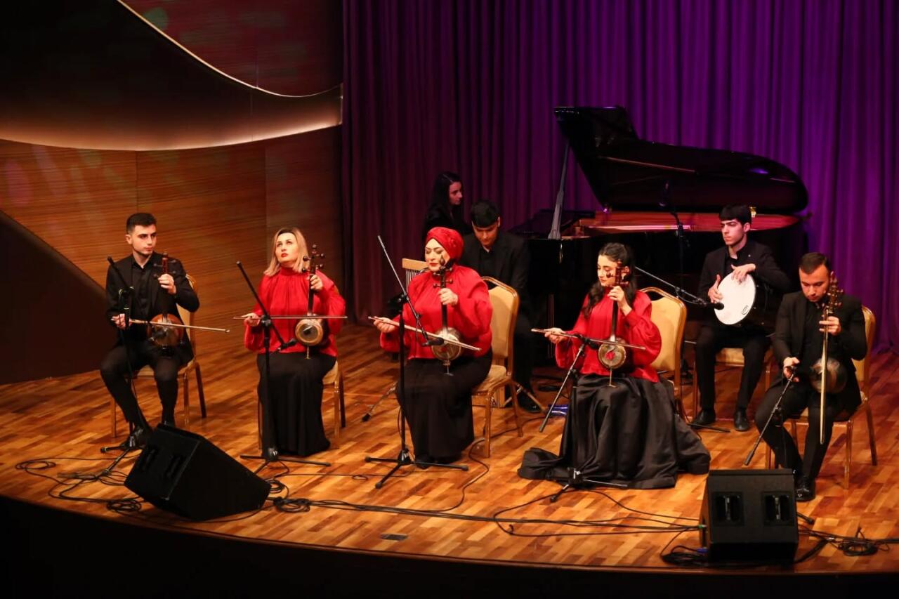 "Azərbaycan muğamı" layihəsi &ccedil;ər&ccedil;ivəsində xalq &ccedil;alğı alətləri ifa&ccedil;ılarının konserti təqdim olunub 