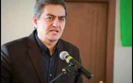 Saxta lider və virtual gerçəklik