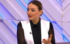 Səidə Bəkirqızı indi də psixoloqla QALMAQALDA: "Kişi qızısansa, jurnalist diplomunu g&ouml;stər!" 