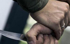 Ağdaşda qısqanc kişi 24 yaşlı oğlanı bıçaqladı