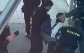 AZAL təyyarəsinə qanunsuz girmək istəyən belə saxlanılıb 