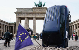 Almaniya uçurumun kənarında: Gələcəkdən qorxan sənaye nəhəngi