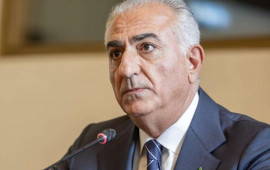 "Xalq Trampı g&ouml;zləyir, İran VURULMALIDIR"