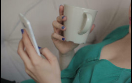 Əxlaqsız şəkillər göndərənlər cərimələnsin  Deputatdan təklif