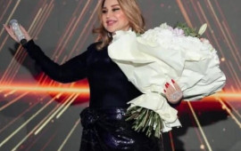 Mələkxanım Eyubovaya Rusiyada m&uuml;kafat verdilər 