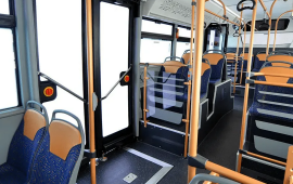 Avtobusda yer verməyən protez ayaqlı gəncin &uuml;zərinə OTURDU 