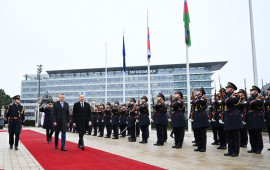 İlham Əliyevin Bratislavada rəsmi qarşılanma mərasimi olub 