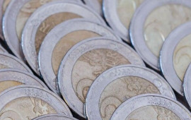 İnşaat iş&ccedil;isinin bəxti gətirdi: Cibindəki 2 avroya bir mənzil aldı