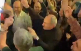 Paşinyan bu dəfə rəqsi ilə g&uuml;ndəmdə  VİDEO