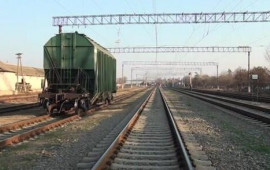 Dərsdən qayıdanda vaqonun &uuml;st&uuml;nə &ccedil;ıxıb şəkil &ccedil;əkdirmək istəyibmiş... 