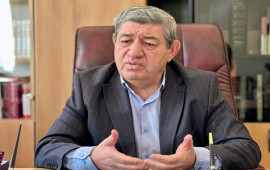 "Bu s&ouml;zləri savadlı da, savadsız da hər g&uuml;n işlədir"