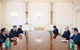 İlham Əliyev Rumıniya Parlamenti Senatının sədrini qəbul edib