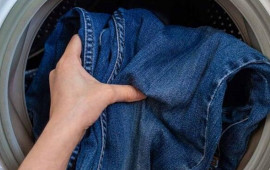 Cins şalvarınızı yuymazdan əvvəl bunu edin – illərlə yeni kimi qalsın!
