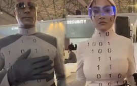 İran sərgidə insanları robot kimi təqdim etdi  VİDEO