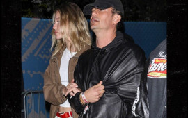 &Ouml;z&uuml;ndən 21 yaş ki&ccedil;ik sevgili TAPDI 