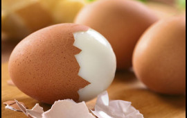 Yumurtanın qabığını bu &uuml;sullarla daha asan soymaq m&uuml;mk&uuml;nd&uuml;r