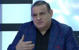 Tacir Şahmalıoğluna 80 minlik saat hədiyyə ediblər 